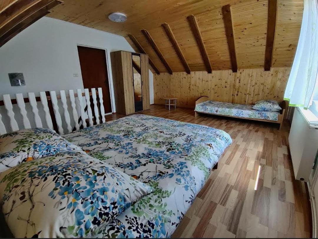 Apartman Niki Lic Екстер'єр фото