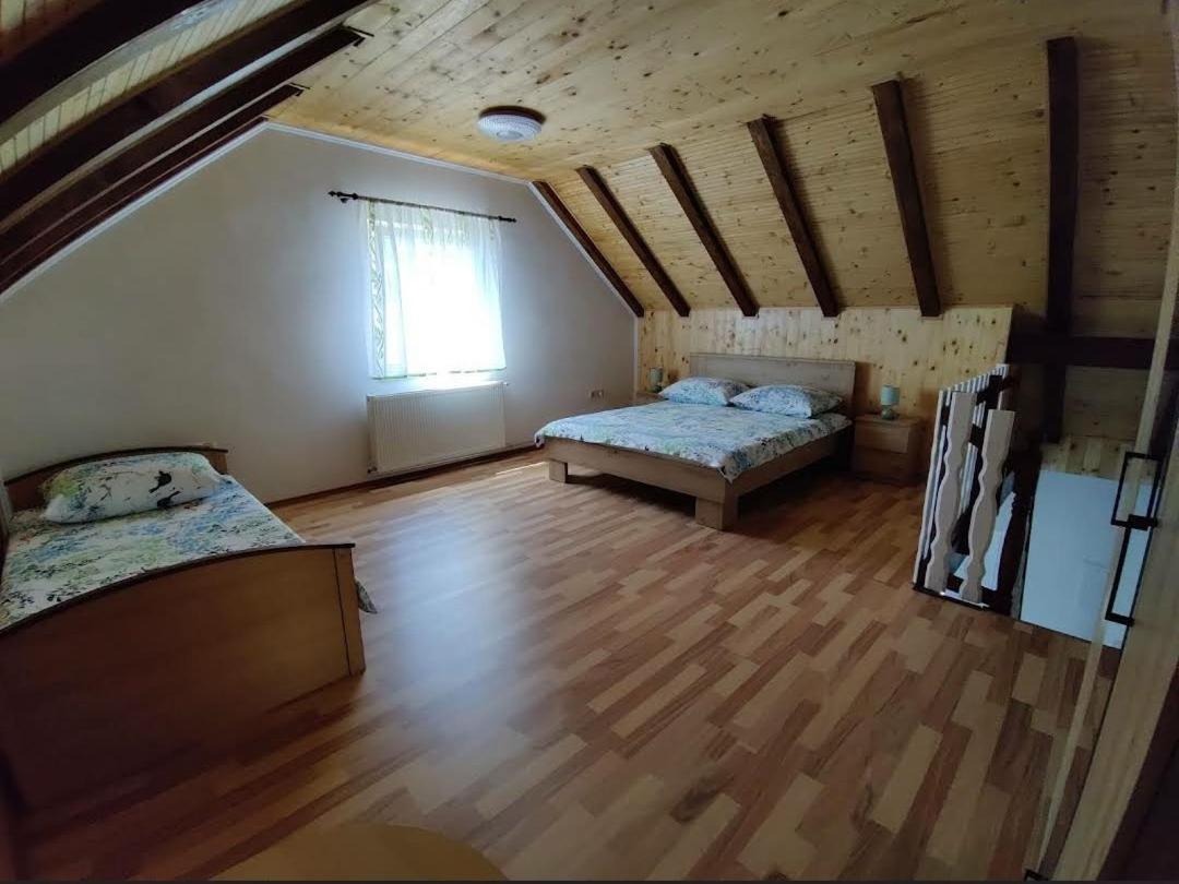 Apartman Niki Lic Екстер'єр фото