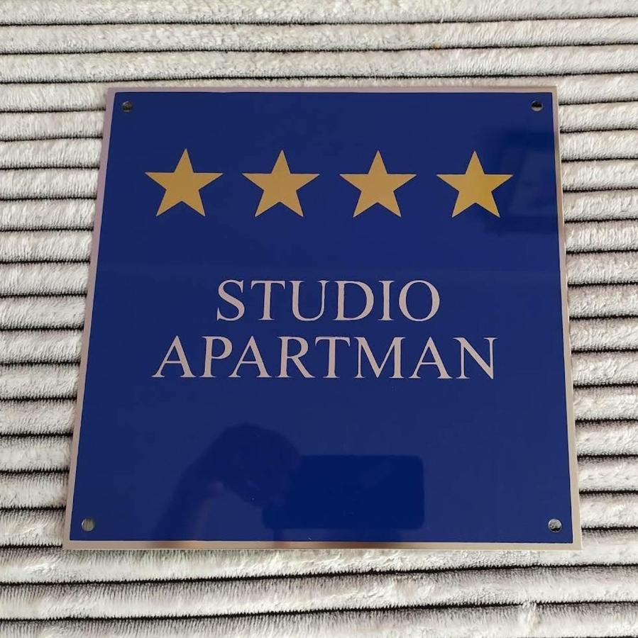 Apartman Niki Lic Екстер'єр фото