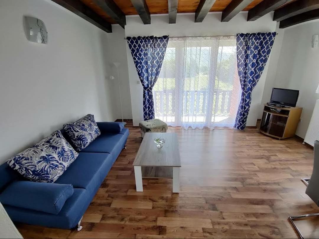 Apartman Niki Lic Екстер'єр фото